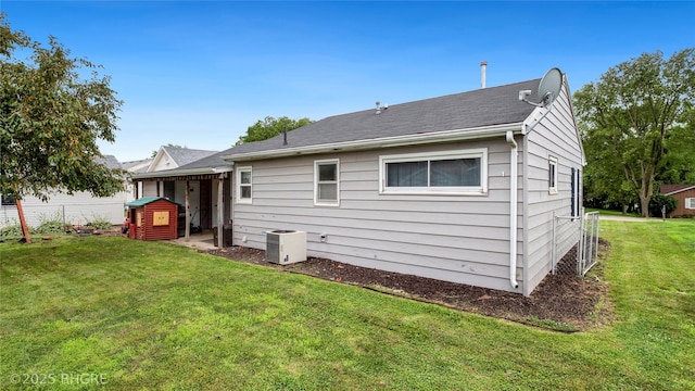 808 E 8th St S, Newton, IA 50208 - rear view of house