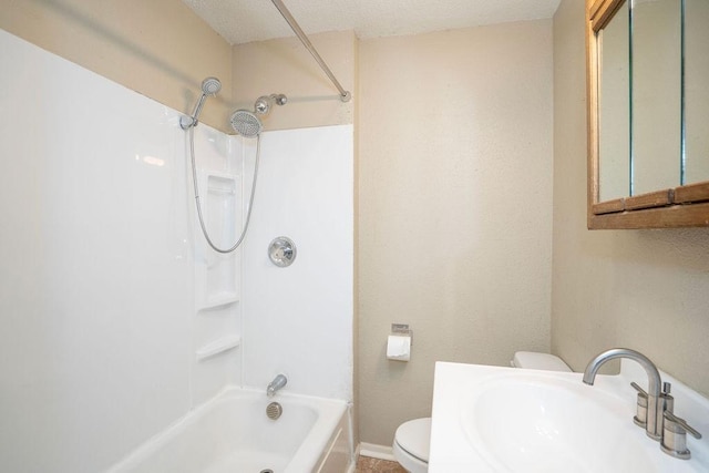 1421 N 4th Ave E, Newton, IA 50208 - full bath with bathing tub / shower combination and vanity
