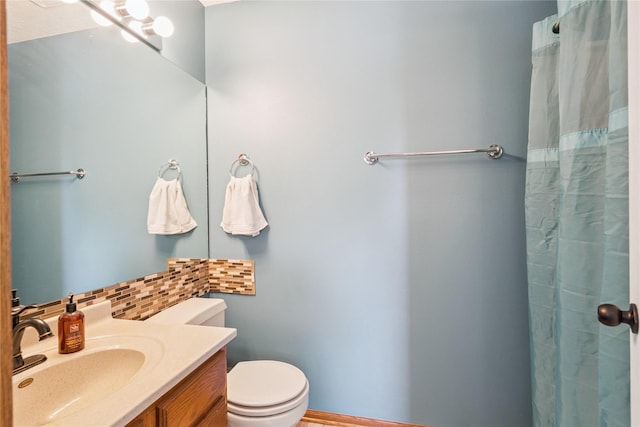 1123 SE Mallard Creek Dr, Ankeny, IA 50021 - bathroom with tasteful backsplash, vanity, and curtained shower