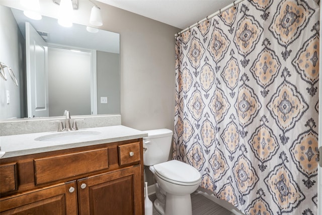 2801 SW Prairie Trail Pkwy, Ankeny, IA 50023 - full bath featuring vanity and curtained shower