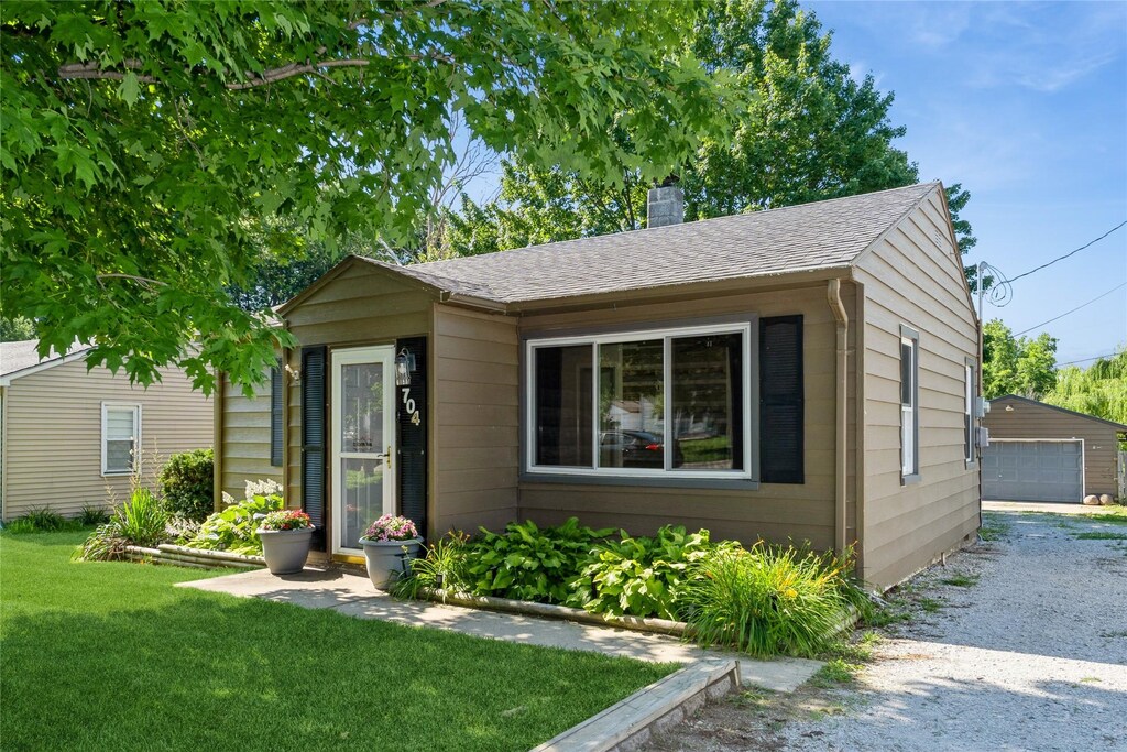 704 Lewis Ave, Norwalk, IA 50211 - photo 1