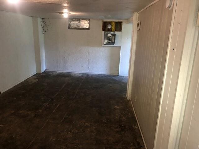 920 Amos Ave, Des Moines, IA 50315 - view of finished below grade area