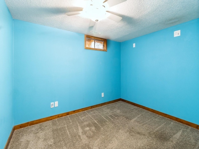4518 SE 6th St, Des Moines, IA 50315 - carpeted empty room featuring a textured ceiling