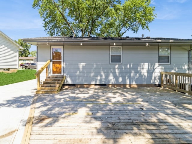 4518 SE 6th St, Des Moines, IA 50315 - wooden deck featuring entry steps