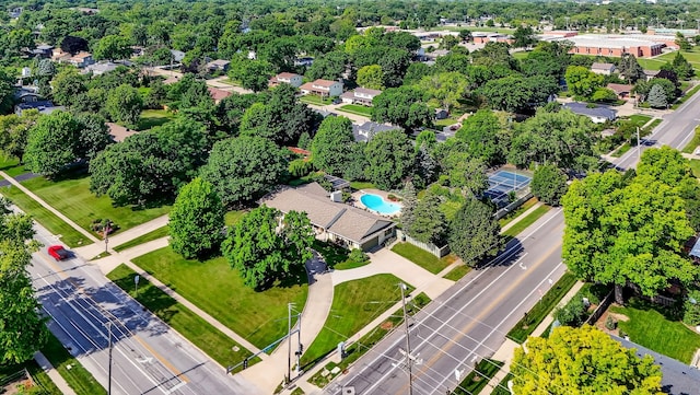 4130 Beaver Ave, Des Moines, IA 50310 - aerial view of a pool area