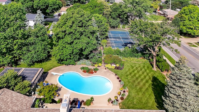 4130 Beaver Ave, Des Moines, IA 50310 - bird's eye view of a pool area