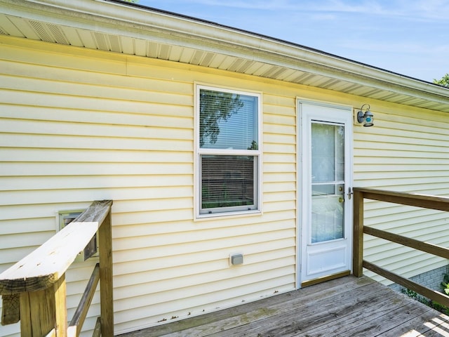 815 W 6th St S, Newton, IA 50208 - view of wooden terrace