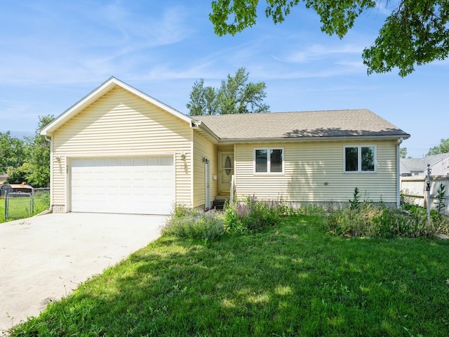 815 W 6th St S, Newton, IA 50208 - single story home with an attached garage, driveway, and a shingled roof