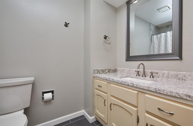 2400 Rocklyn Dr, Urbandale, IA 50322 - photo 17