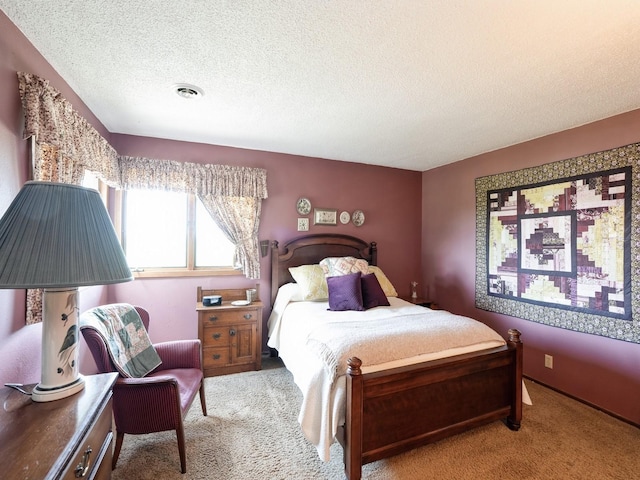 1246 N 75th Ave W, Newton, IA 50208 - bedroom with carpet and a textured ceiling