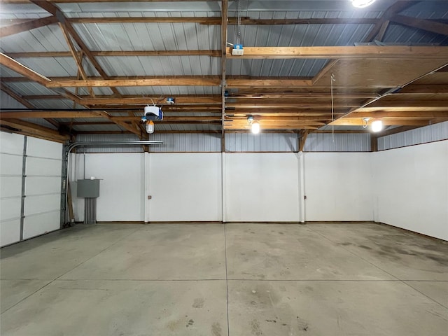 401 NW 50th Pl, Des Moines, IA 50313 - view of garage