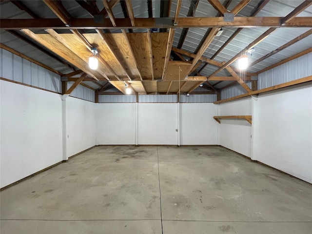401 NW 50th Pl, Des Moines, IA 50313 - below grade area with a garage