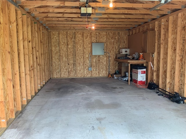 401 NW 50th Pl, Des Moines, IA 50313 - garage with a garage door opener
