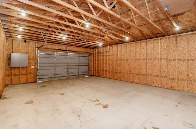 401 NW 50th Pl, Des Moines, IA 50313 - view of garage