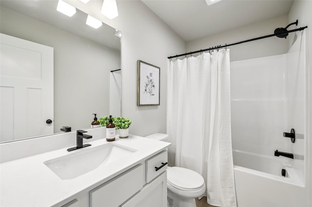 4422 NW Olivia Ln, Ankeny, IA 50023 - bathroom with vanity and shower / tub combo with curtain