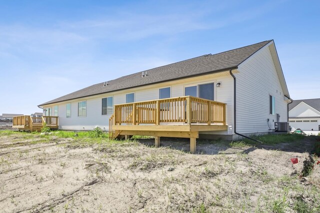 4422 NW Olivia Ln, Ankeny, IA 50023 - back of property featuring a deck