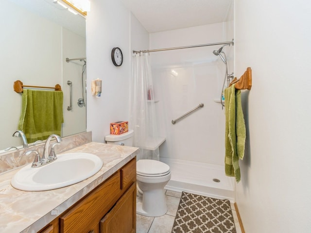 1907 Thornton Ct, Des Moines, IA 50320 - full bath featuring curtained shower, vanity, and tile patterned floors