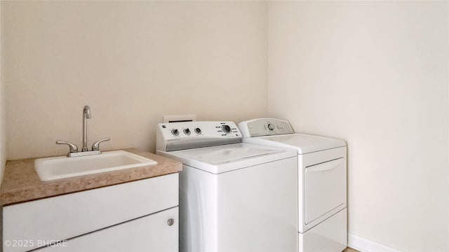 2811 SW Westview Ln, Ankeny, IA 50023 - laundry area featuring washing machine and dryer