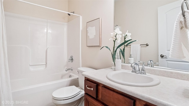 2811 SW Westview Ln, Ankeny, IA 50023 - full bath with vanity and shower / tub combo