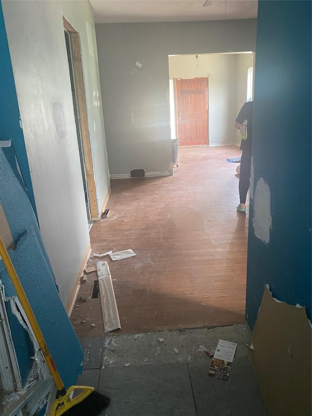 1159 18th St, Des Moines, IA 50314 - hall featuring baseboards