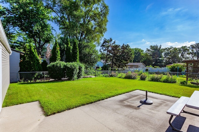1022 Trisha Ave, Des Moines, IA 50313 - fenced backyard featuring a patio area