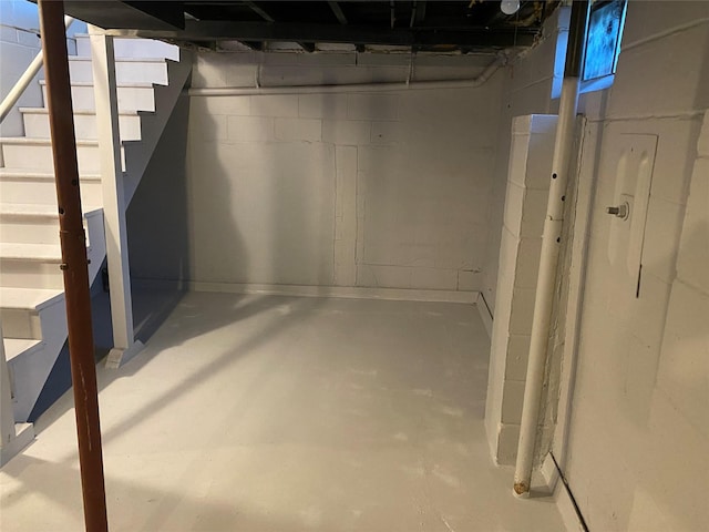 2615 59th St, Des Moines, IA 50322 - unfinished basement featuring stairs