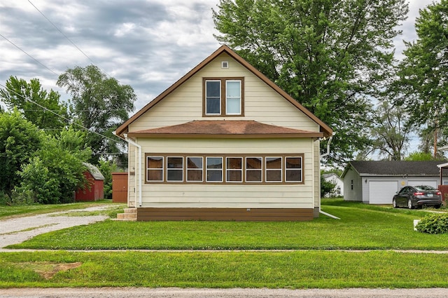 1442 Lucas Ave, Chariton, IA 50049 - view of front of house with a front lawn
