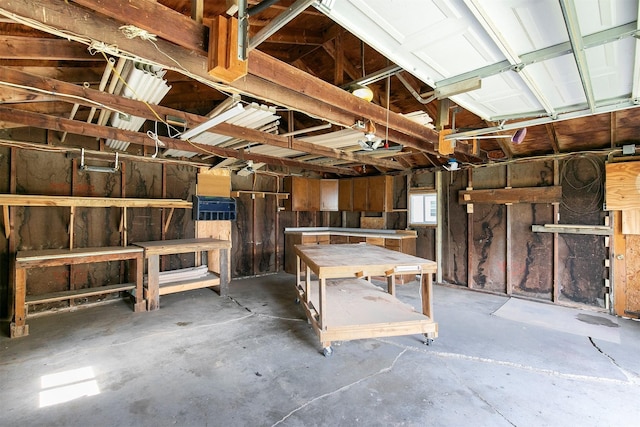 1442 Lucas Ave, Chariton, IA 50049 - view of garage