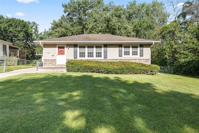 3520 E 32nd St, Des Moines, IA 50317 - view of front of home featuring brick siding