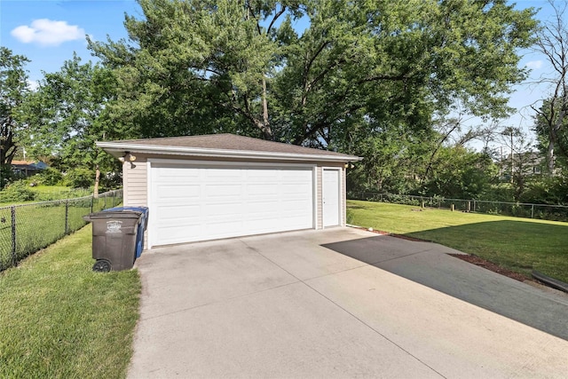 3520 E 32nd St, Des Moines, IA 50317 - view of detached garage