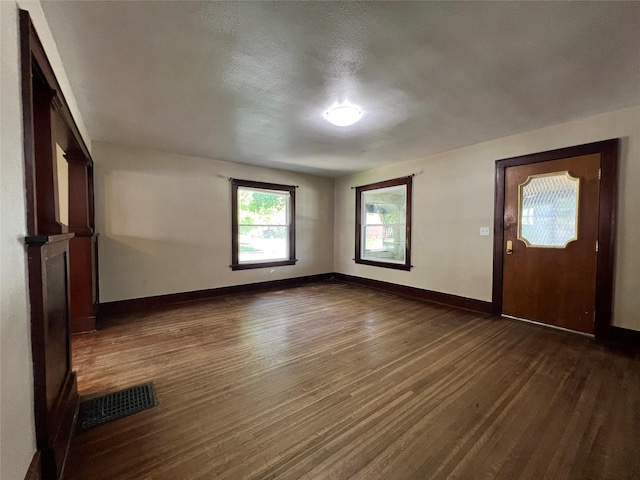 400 W Salem Ave, Indianola, IA 50125 - foyer entrance featuring dark wood-style floors and baseboards
