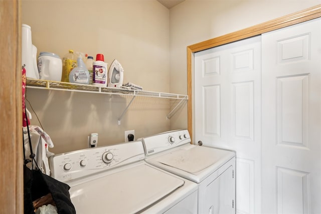 1815 SW White Birch Cir Unit 3, Ankeny, IA 50023 - laundry area with washing machine and dryer