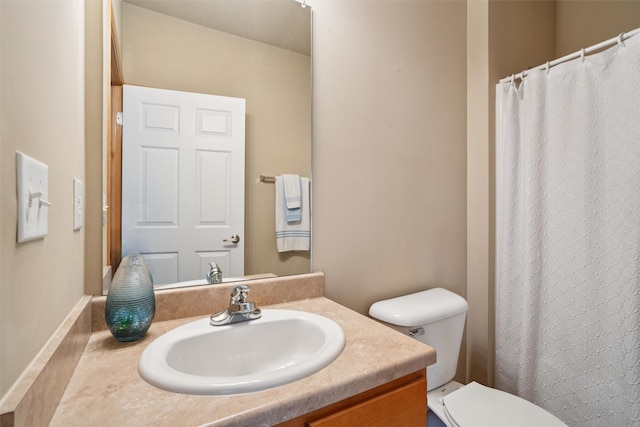 1815 SW White Birch Cir Unit 3, Ankeny, IA 50023 - bathroom featuring vanity and a shower with curtain