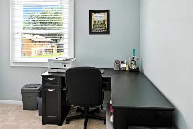 3832 Richmond Ave, Des Moines, IA 50317 - home office with light carpet