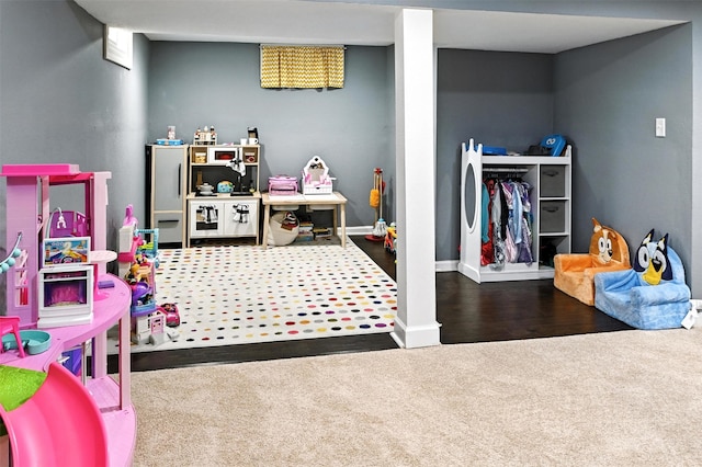 3832 Richmond Ave, Des Moines, IA 50317 - rec room with carpet flooring and baseboards