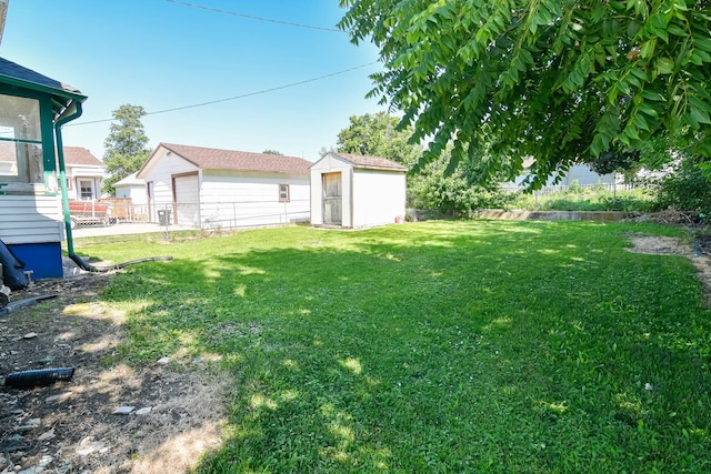 603 W Church St, Marshalltown, IA 50158 - view of yard with a storage unit