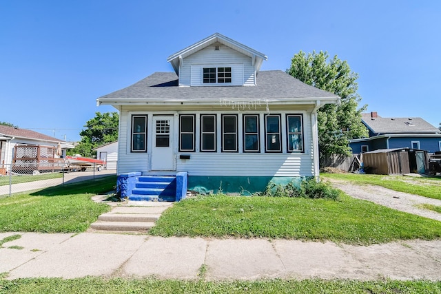 603 W Church St, Marshalltown, IA 50158 - bungalow with a shingled roof