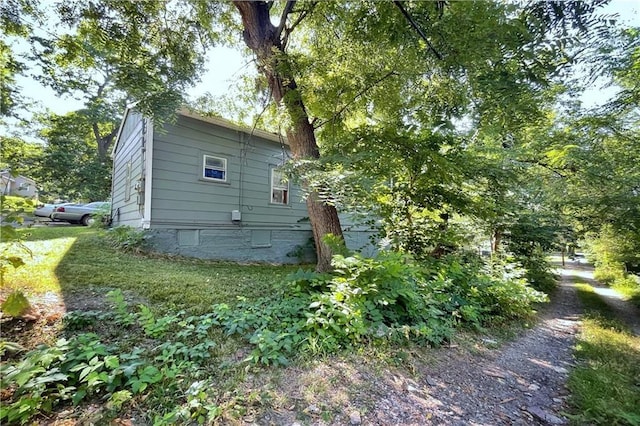 2826 Oxford St, Des Moines, IA 50313 - view of side of home