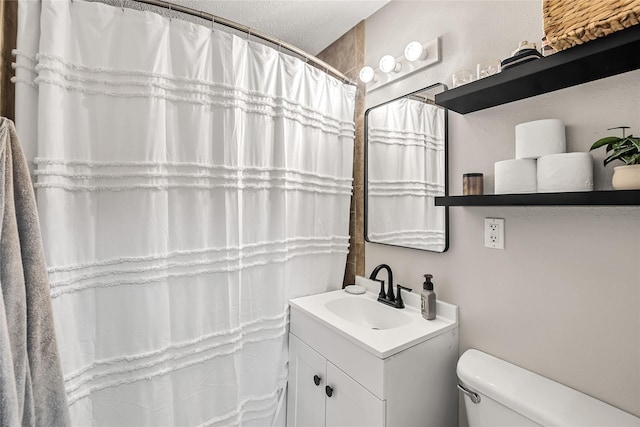 503 S Freeman St, Indianola, IA 50125 - bathroom with vanity and curtained shower