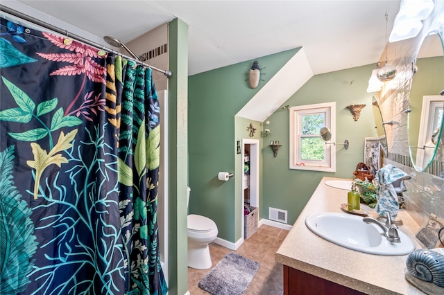 3935 8th St, Des Moines, IA 50313 - full bathroom with double vanity, tile patterned floors, and curtained shower