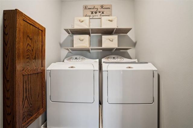 1609 NW Prairie Creek Dr, Grimes, IA 50111 - laundry room featuring washer and dryer