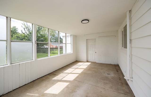 3912 53rd St, Des Moines, IA 50310 - view of unfurnished sunroom