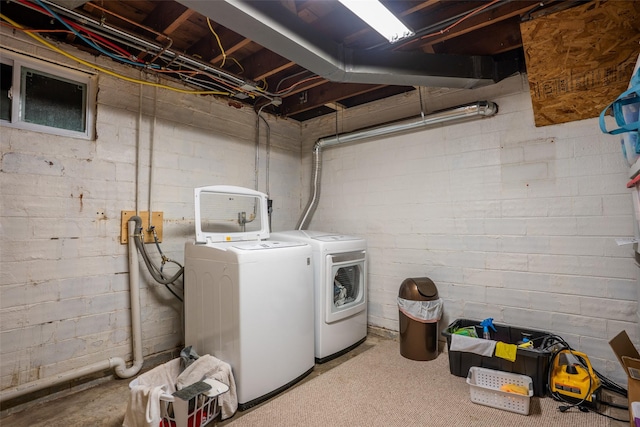 5625 Kingman Ave, Des Moines, IA 50311 - washroom with washer and dryer