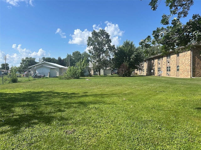 607 E Jasper St, Pleasantville, IA 50225 - view of yard