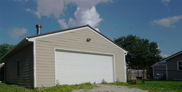 609 E Filmore St, Winterset, IA 50273 - view of detached garage