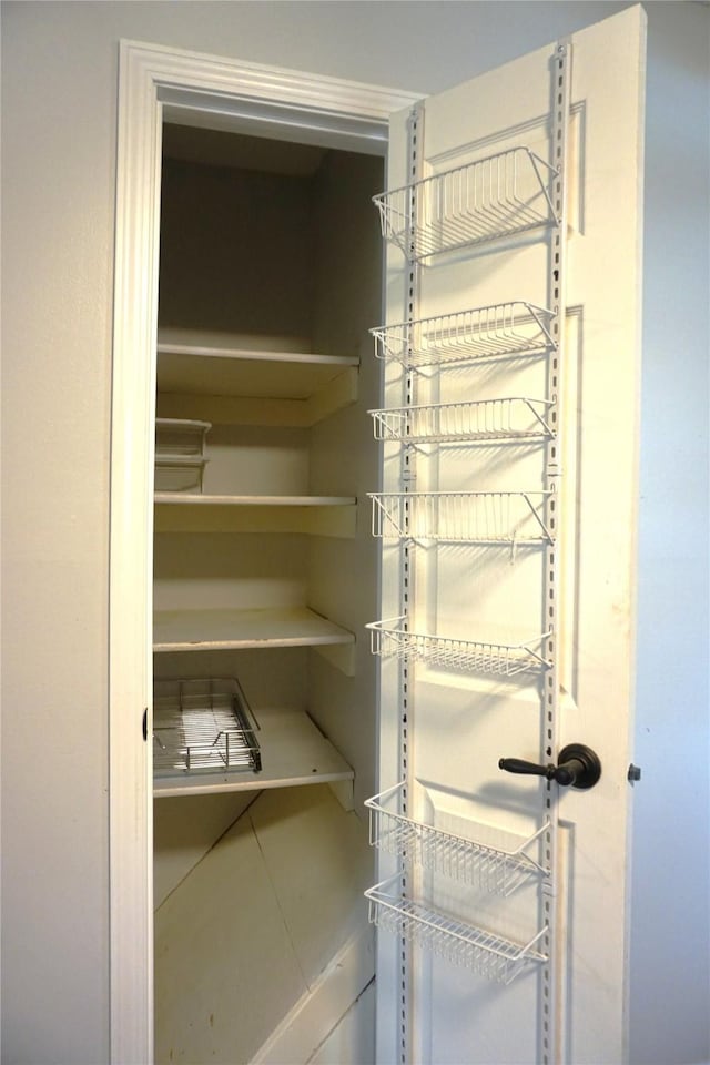 609 E Filmore St, Winterset, IA 50273 - view of pantry