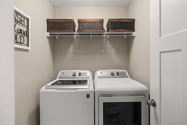 2718 NW 23rd St, Ankeny, IA 50023 - laundry room with independent washer and dryer
