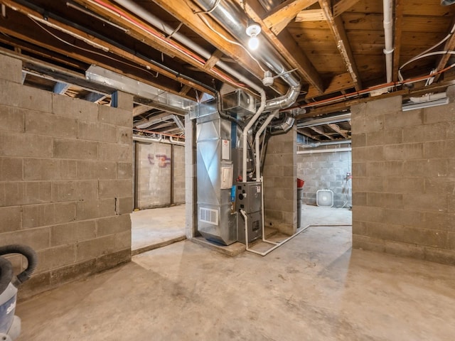 404 S B St, Indianola, IA 50125 - unfinished below grade area featuring heating unit