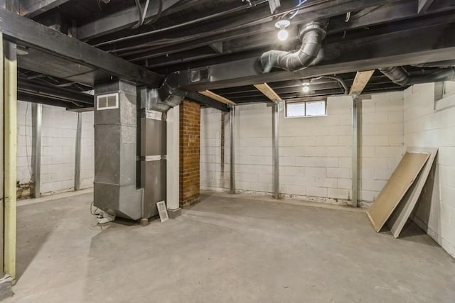 3901 Lawnwoods Dr, Des Moines, IA 50310 - basement with heating unit
