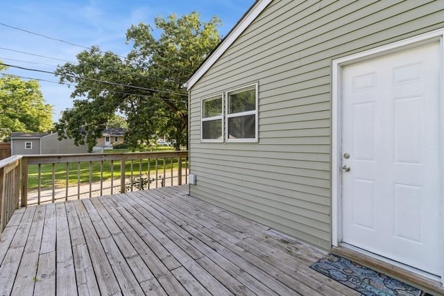 3901 Lawnwoods Dr, Des Moines, IA 50310 - view of wooden deck